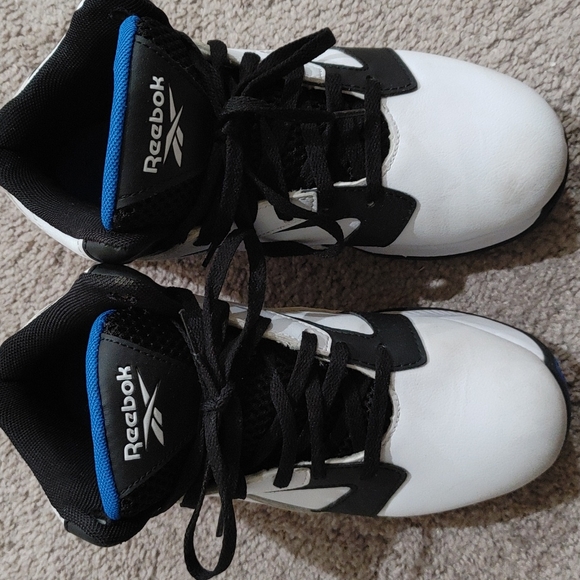 Shoes - Picture 2 of 4